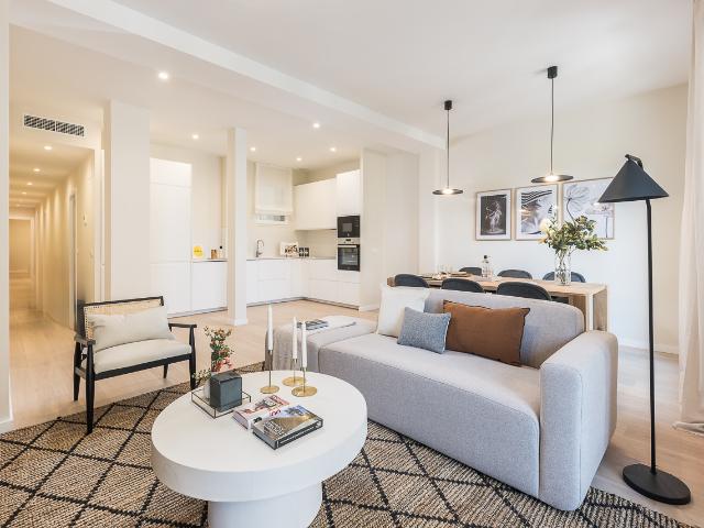 Bright and modern apartment in Chamberí
