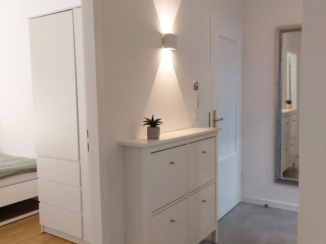 Bright and modern apartment in Krefeld, near Helios Hospital and 16km to Düsseldorf Trade Fair and Airport, Krefeld Amsterdam Apartments for Rent