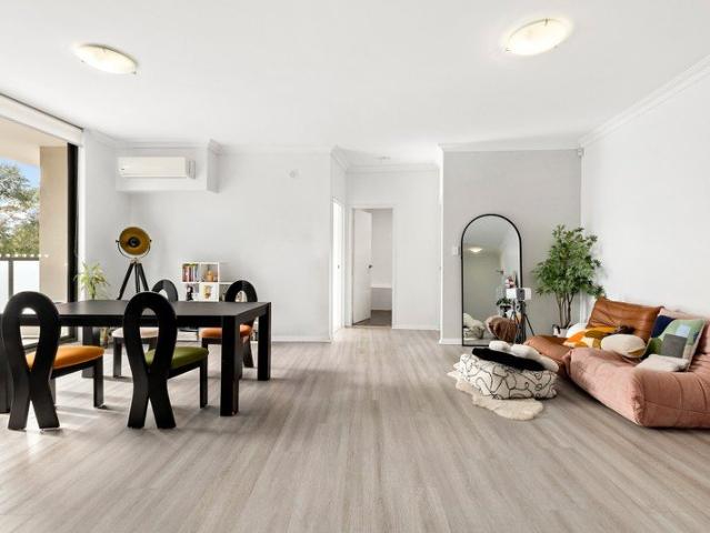 Bright and modern apartment in the heart of North Rocks