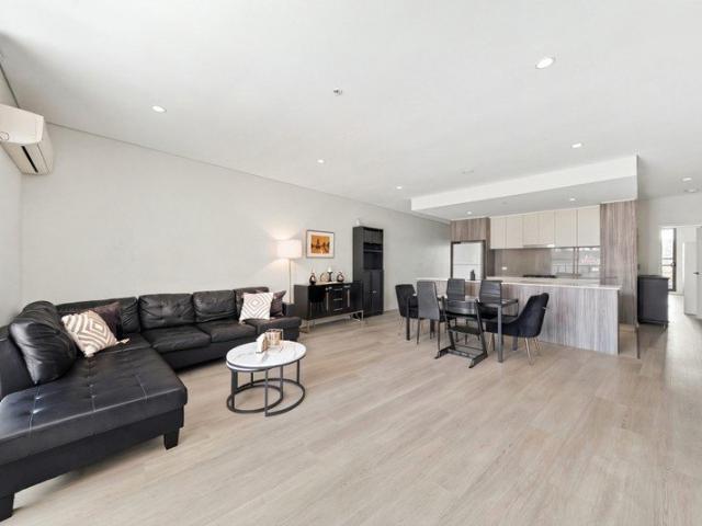 Bright and modern apartment in the heart of North Rocks