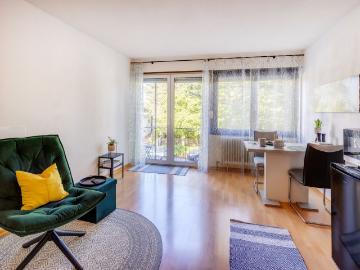 Bright and modern apartment with balcony for rent