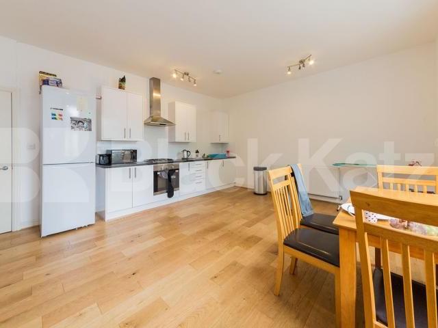 Bright and airy 3 bedroom property with a spacious lounge