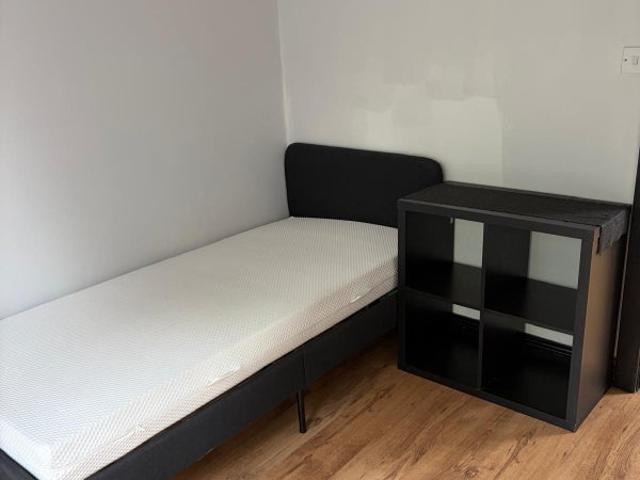 Bright and Airy 2 Bed Flat