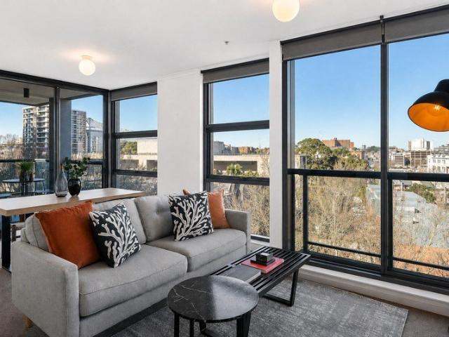Bright and airy corner apartment with views