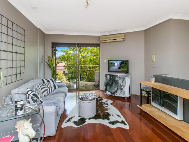 Bright And Airy Apartment In The Heart Of New Farm