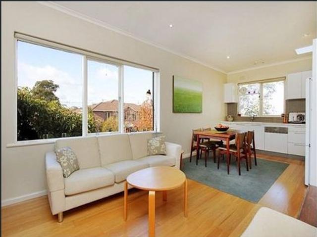 BRIGHT AND AIRY, BOUTIQUE BLOCK OF SIX, FANTASTIC LOCATION!