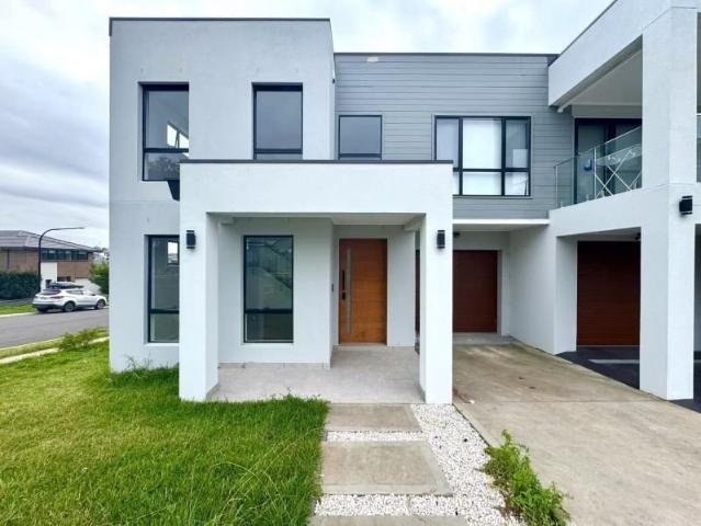 Bright And Airy Four bedroom Family Home In Convenient Location