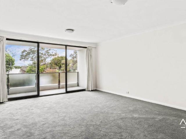 Bright and Airy Security Apartment is Ideally Positioned