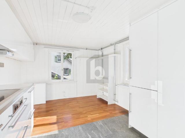 BRIGHT AND AIRY WITH BEAUTIFUL LAKE VIEWS
