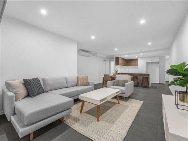 Bright and Airy Unit in Great Location