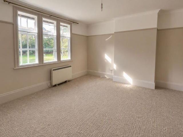 Bright and beautiful two bedroom flat in historic Tillingham Hall