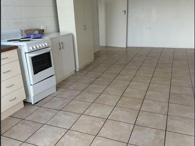 BRIGHT AND BREEZY GROUND FLOOR UNIT