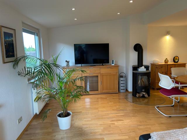 Bright and central 3 room apartment with green views