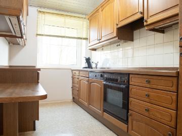 Bright and Central 4 Bedroom Apartment Close to the Technical University of Braunschweig, Braunschweig Amsterdam Apartments for Rent