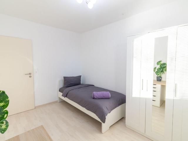 Bright and Central 4 Bedroom Apartment Close to the Technical University of Braunschweig, Braunschweig Amsterdam Apartments for Rent