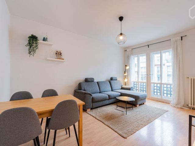 Bright and central loft close to the Kurfürstendamm, Berlin Amsterdam Apartments for Rent