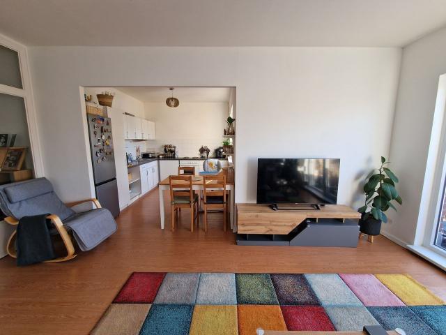 Bright and Charming Apartment with Balcony and Home Office Space, Berlin Amsterdam Apartments for Rent