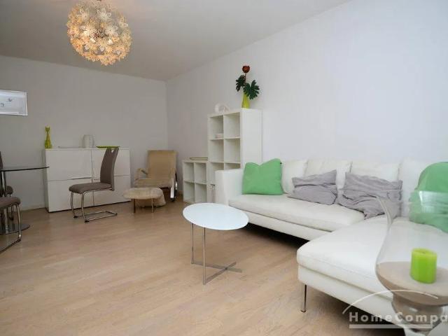Bright and Charming Apartment at Nikolsburger Platz in Wilmersdorf