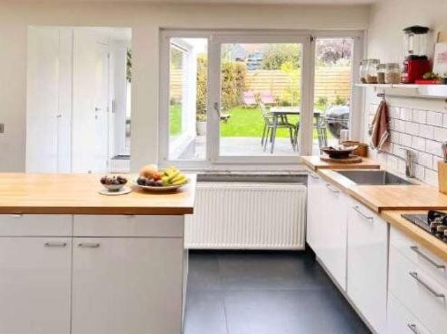 Bright and charming house in great neighborhood
