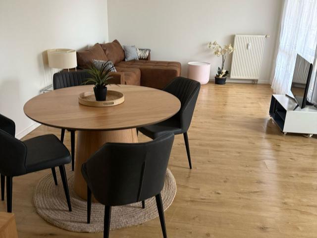 Bright and contemporary studio in Oranienburg City Center, Oranienburg Amsterdam Apartments for Rent