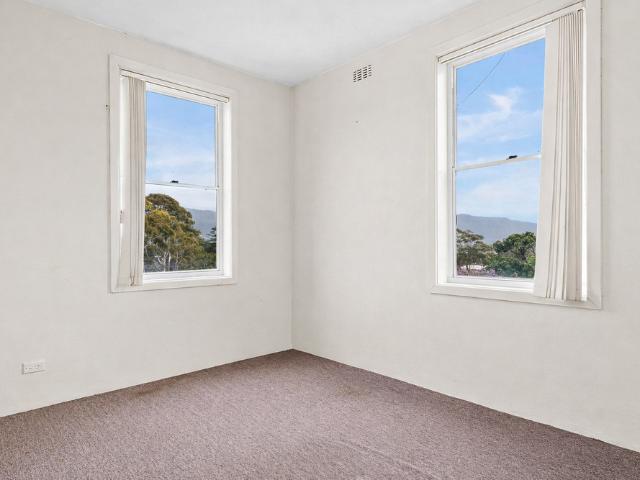 Bright and Convenient 2 Bedroom Apartment with Balcony!