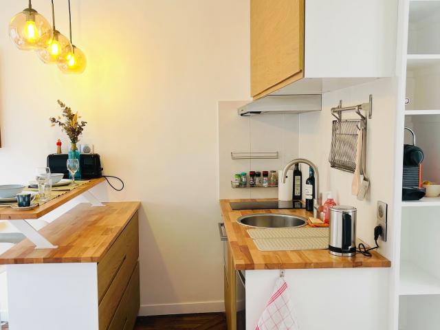 Bright and cozy 1 bedroom & 1 living room renovated in nice area, Paris, Paris Amsterdam Apartments for Rent