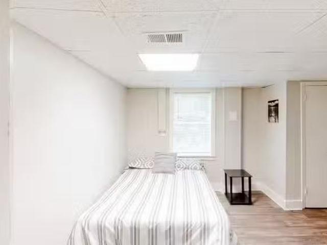 Bright and Cozy Atlanta Home Furnished, Secure, and Spacious.