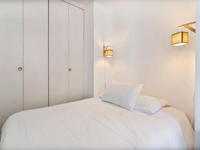 Bright and cozy Parisian cocoon, Paris Amsterdam Apartments for Rent