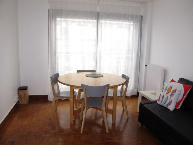 Bright and functional apartment, Paris Amsterdam Apartments for Rent