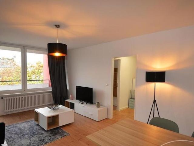 Bright and furnished apartment in Moabit
