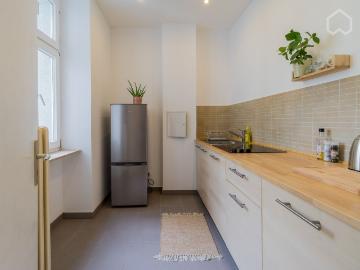 Bright and freshly renovated studio apartment in Neuköllns nicest area, Berlin Amsterdam Apartments for Rent