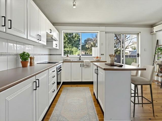 Bright and Inviting Townhouse Perfect for Easy Living