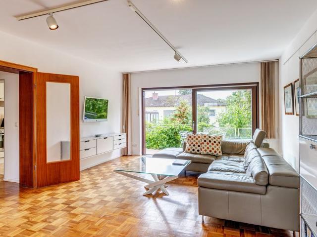 Bright and inviting 2 room apartment