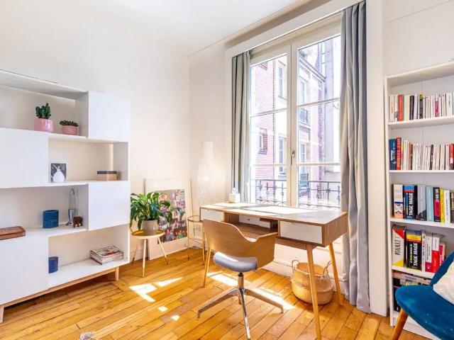 Bright and Quiet Spacious Haussmannian Apartment Montmartre, Paris Amsterdam Apartments for Rent
