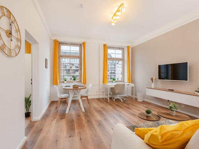Bright and recently renovated apartment in a prime location, Aachen Amsterdam Apartments for Rent