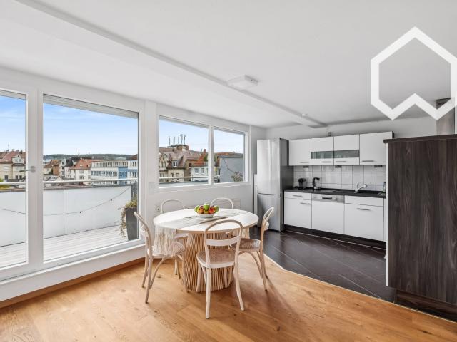 Bright and stylish furnished apartment with two balconies and stunning views over Bad Cannstatt