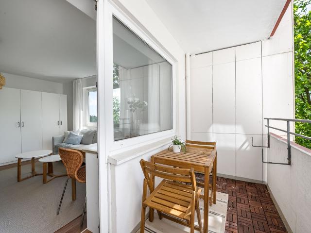 Bright and stylishly furnished 2 room apartment in Bremen Osterholz, Bremen Amsterdam Apartments for Rent