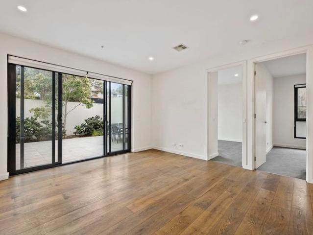 Bright and Sunny Luxury Apartment