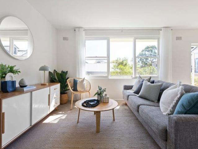 Bright and spacious north facing apartment