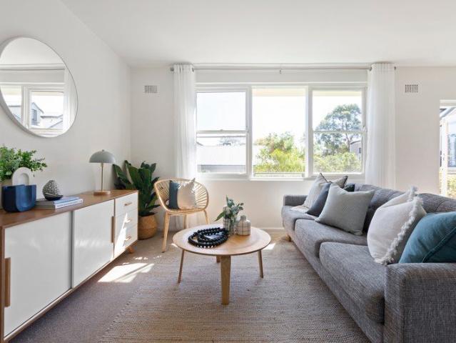 Bright and spacious north facing apartment