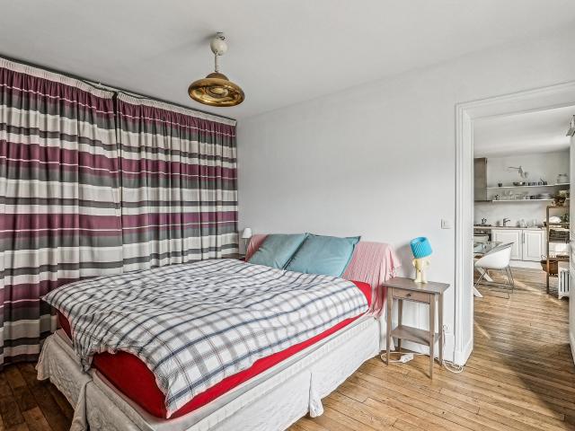 Bright and spacious apartment in the 10th arrondissement