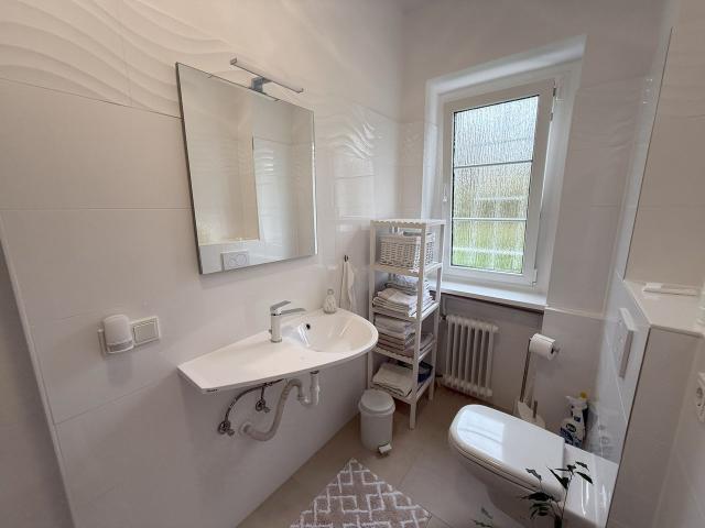 Bright and Spacious Apartment in a Green Setting – Ideal for Couples and Singles in Berlin Zehlendorf, Berlin Amsterdam Apartments for Rent