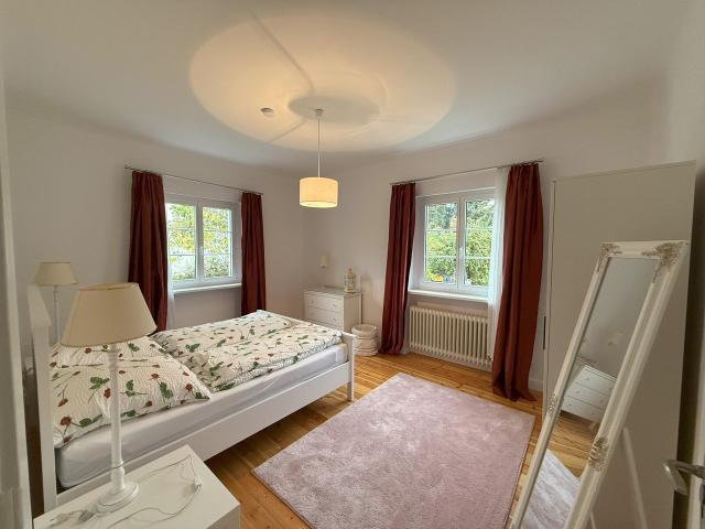 Bright and Spacious Apartment in a Green Setting – Ideal for Couples and Singles in Berlin Zehlendorf, Berlin Amsterdam Apartments for Rent