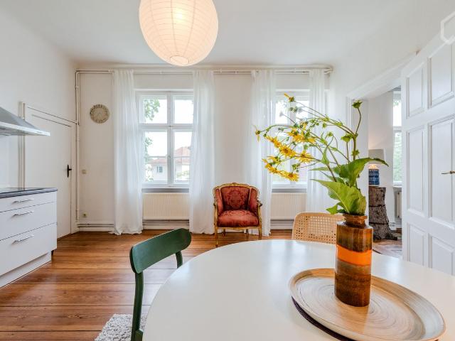 Bright and spacious apartment in Berlin Hermsdorfs` Old Manourhouse, Berlin Amsterdam Apartments for Rent