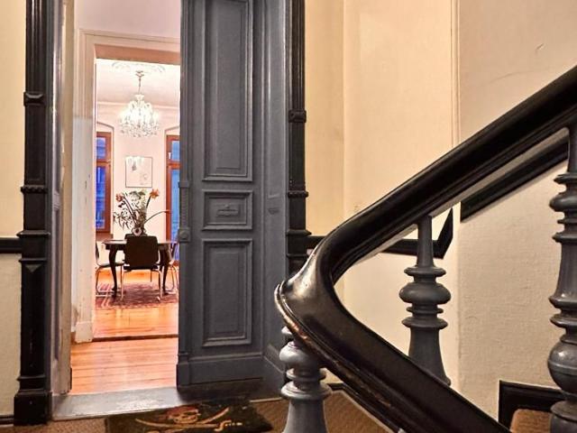 Bright and Spacious Art Apartment in Wilhelminian style house: 4 room, 2 bathroom, balcony, near Kollwitzplatz Prenzlauerberg, Berlin Amsterdam Apartments for Rent