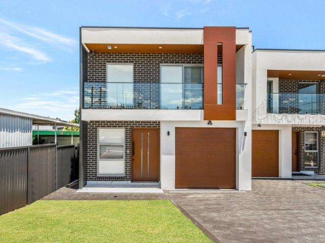 Bright and Spacious duplex Located in Woodpark/Merrylands West