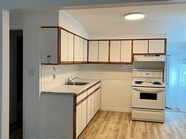 Bright and spacious East end upper 2 bedroom unit