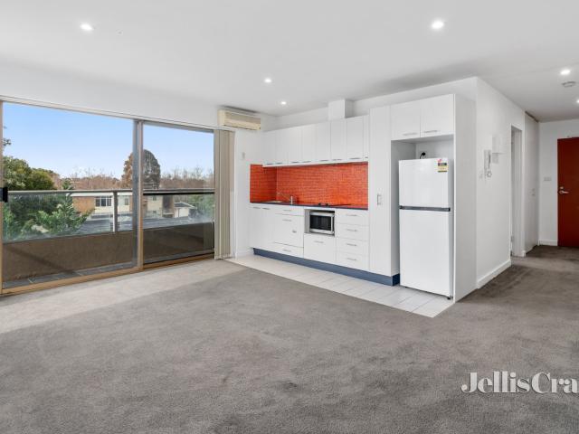 Bright And Spacious Living In Desirable St Kilda Location