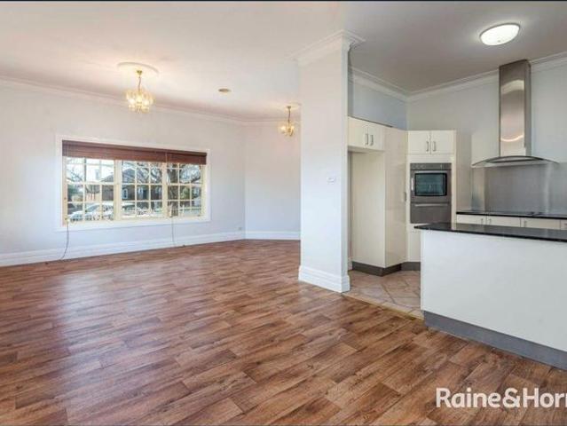Bright and Spacious Two Bedroom Villa Close to Town