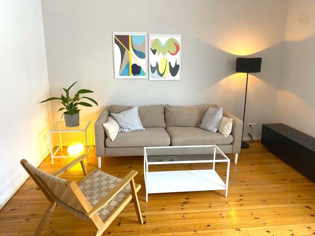 Bright and spacious two room apartment overlooking Freia Park, Berlin Amsterdam Apartments for Rent
